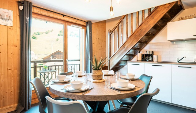 Apartment 'Charmant Duplex Au Pied Des Pistes' with Mountain View, Balcony and Wi-Fi