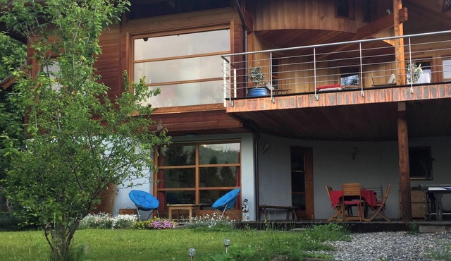 Apartment "Charmant dans Chalet" with Mountain View, Private Terrace & Wi-Fi