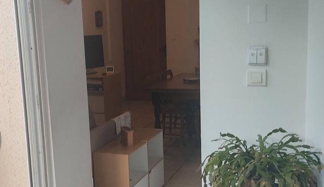 Apartment 'Chez Ma Mère' with Shared Terrace, Wi-Fi and Air Conditioning