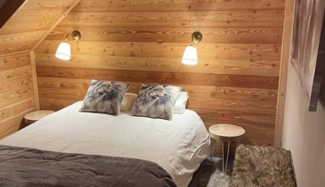 Apartment 'Chez Nous Piste Noire' with Mountain View, Balcony and Wi-Fi