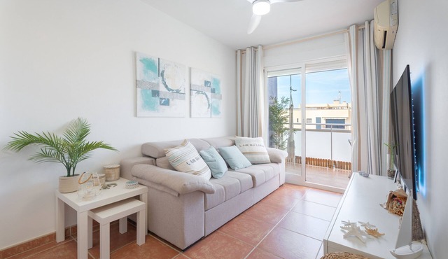 Apartment 'Chillout I'akevan' with Sea View, Shared Pool and Wi-Fi