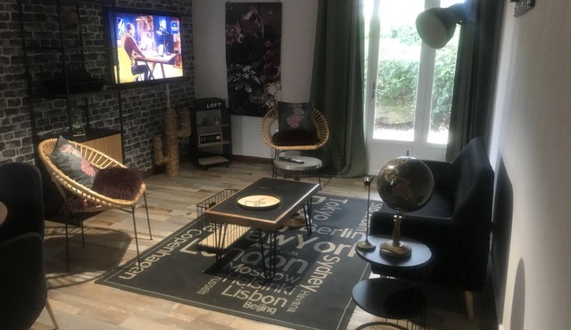 Apartment-City-Ensuite with Bath-Garden view