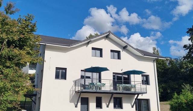 Apartment-Classic-Ensuite with Shower-Appartement T5 Bât. B
