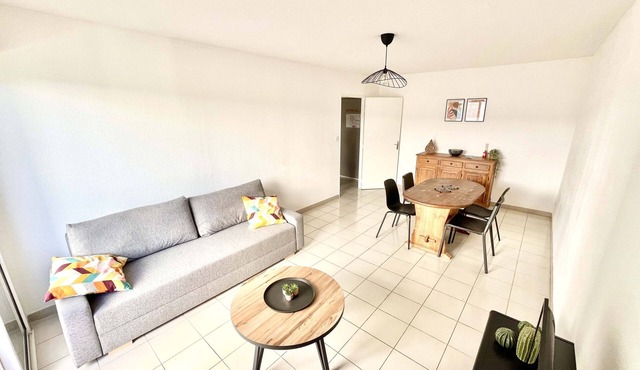 Apartment - Close to Tramway