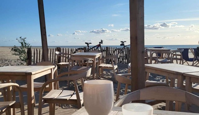 Apartment close to the sea