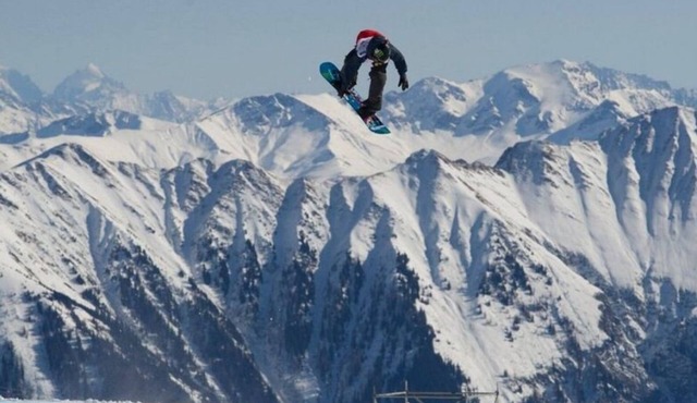 Apartment close to the ski slopes (Prada Laax)