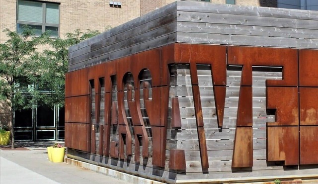 Apartment close to Lucas Oil Stadiom