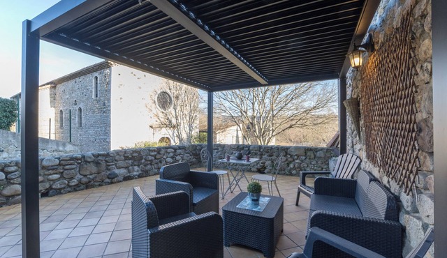 Apartment 'Cocoon - Bord Ardèche' with Private Terrace and Wi-Fi