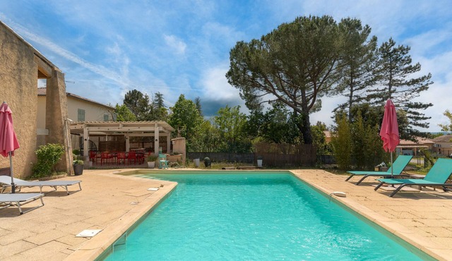 Apartment 'Coeur De Lavande' with Private Pool, Private Terrace and Wi-Fi