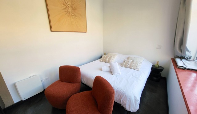 Apartment-Comfort-Ensuite with Shower-Terrace-Jardin