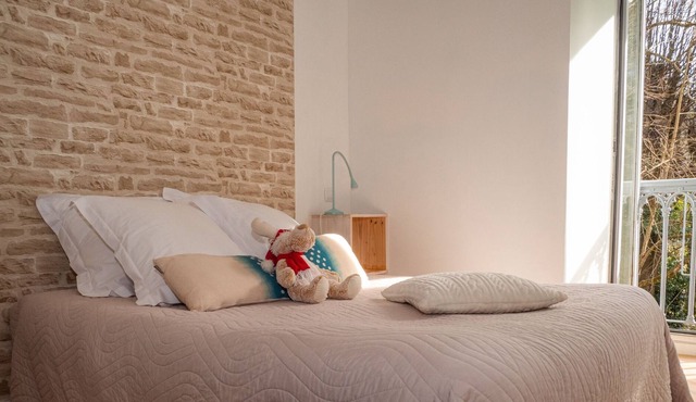 Apartment-Comfort-Private Bathroom-Park view-CLEVACANCES