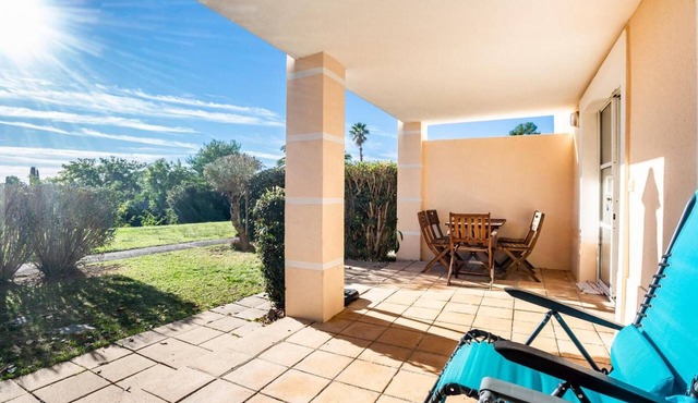 Apartment 'Coté Jardin, Villa De Cap Esterel' with Sea View, Shared Pool and Wi-Fi