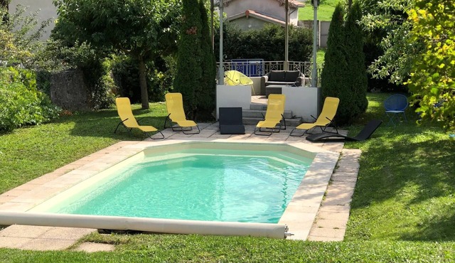 Apartment “Du Puy En Velay à Compostelle” with Shared Pool, Private Garden and Wi-Fi