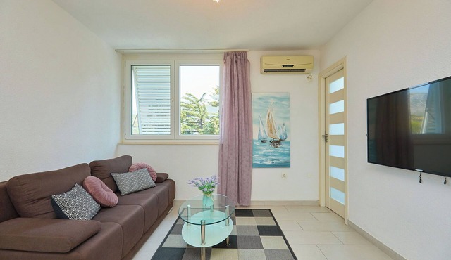 Apartment D&L - Two Bedroom Apartment, Sleeps 3