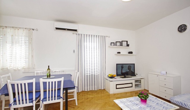 Apartment Danica (38861-A1) - Makarska