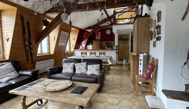 Apartment decorated mountain style in the heart of cauterets