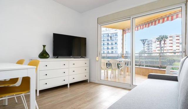 Apartment direct beach access 5km Port Aventura