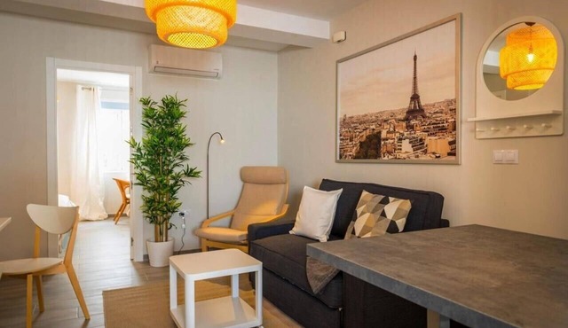 Apartment "Dolmen De Menga" with Wi-Fi & Air Conditioning