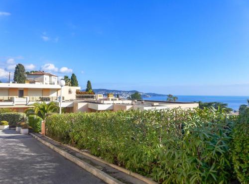 Apartment Domaine du Clairfontaine by Interhome