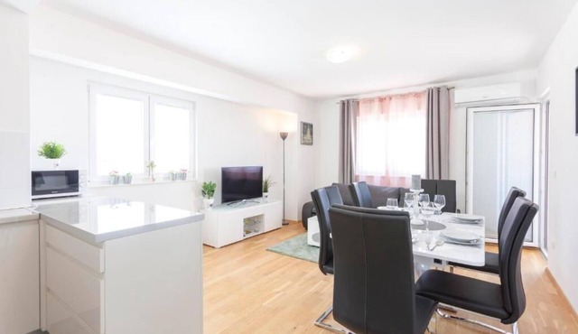 APARTMENT DORA Sea View ,Makarska