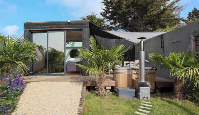 Apartment 'Ecolodge À 300m De La Plage' with Private Garden and Balcony