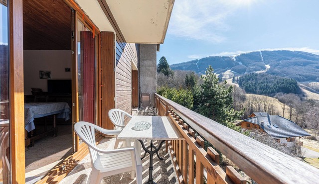 Apartment "Edelweiss" with Mountain View, Balcony and Wi-Fi