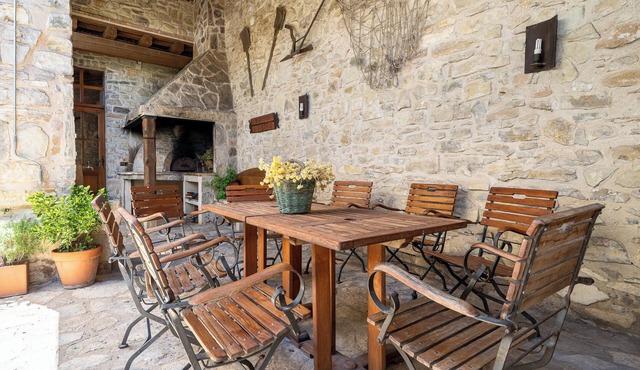 Apartment 'El Clos 2' with Balcony and Wi-Fi