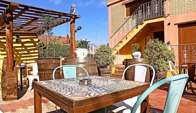 Apartment 'El Guardaviñas Centenales' with Mountain View, Shared Terrace and Wi-Fi
