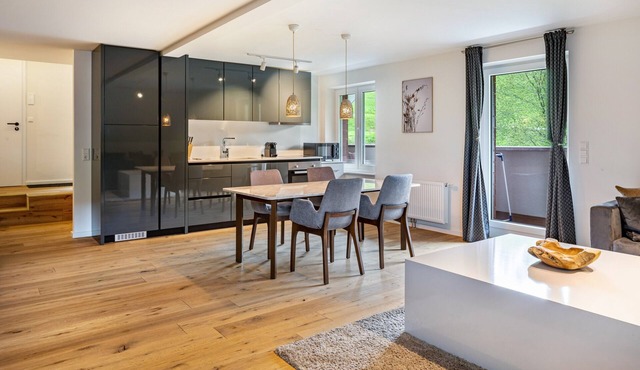 Apartment 'Elgit's Bergblick' with Mountain View, Shared Garden and Wi-Fi in Oberried