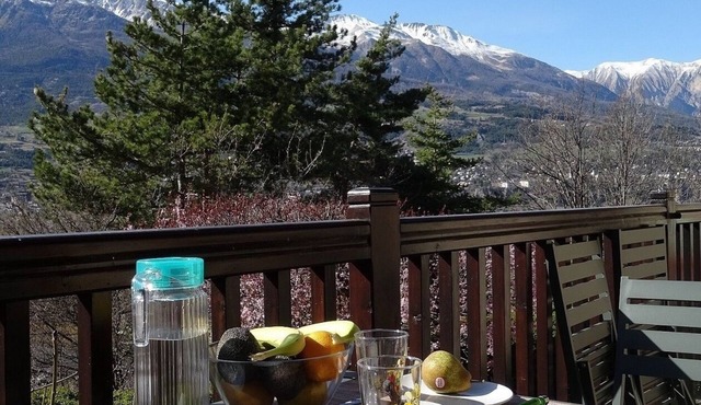 Apartment "Embrun Top T2 - 3 Étoiles avec Vue" with Balcony