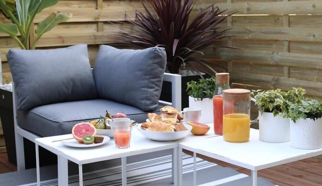 Apartment-Ensuite with Bath-Maison Bacou cité 3