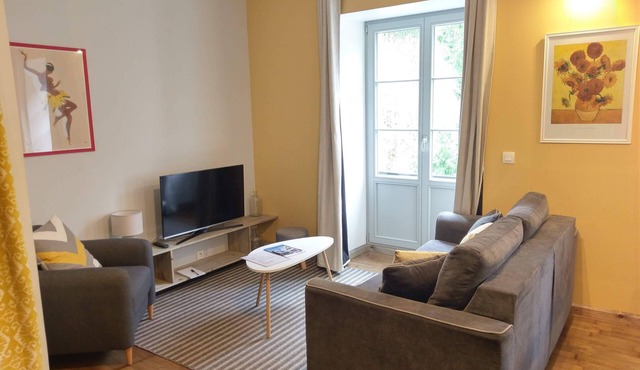 Apartment-Ensuite with Bath-Romarin