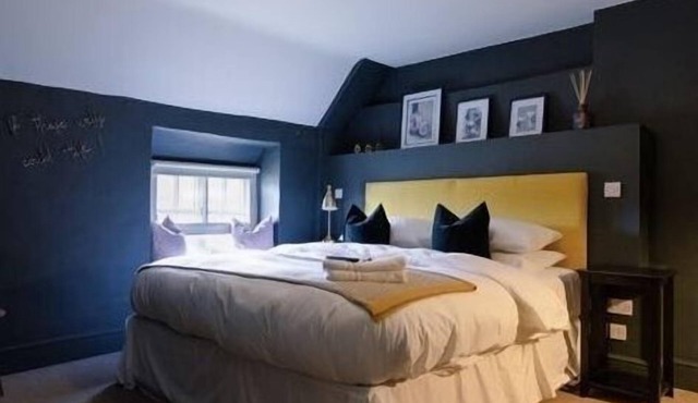 Apartment-Ensuite W/Shower