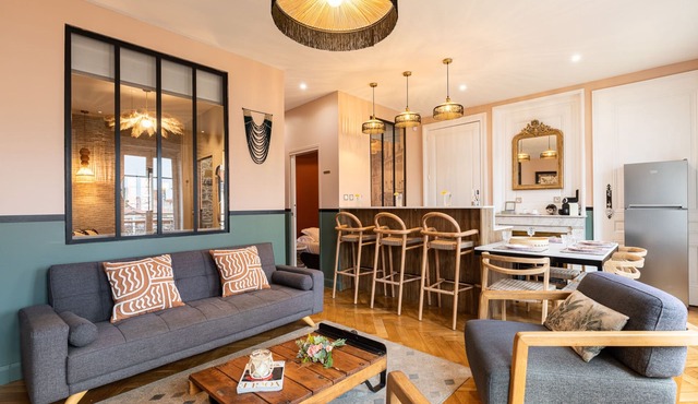 Apartment-Ensuite with Shower-Les toits du Vieux Lyon