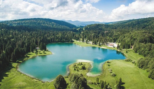 Apartment 'Entre Lacs Et Sapins' with Mountain View, Private Terrace and Wi-Fi