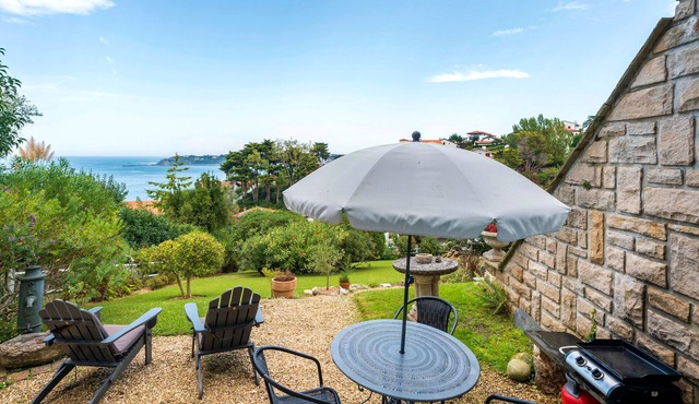 Apartment 'Entre Terre Et Mer' with Sea View, Private Terrace and Wi-Fi