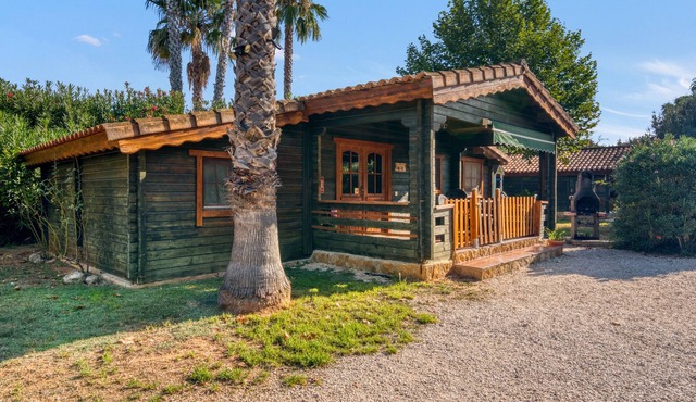 Apartment 'Entre Viejos Olivos 7' with Mountain View, Shared Pool and Air Conditioning