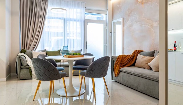 Apartment 'Era Deluxe Near the Beach' with Wi-Fi and Air Conditioning