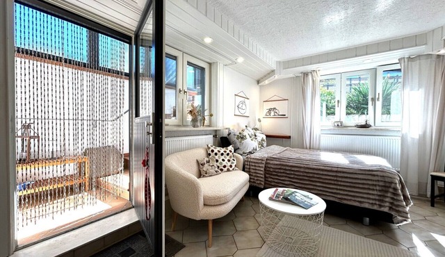 Apartment 'Erdmännchen' with Private Terrace, Private Garden and Wi-Fi in Bühl