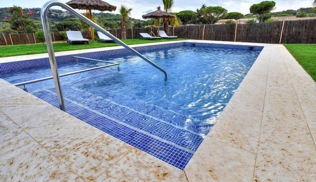 Apartment La Cort inside Masia Cal Ros, 8 people