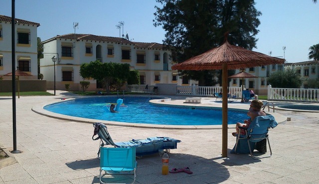 Apartment by the pool