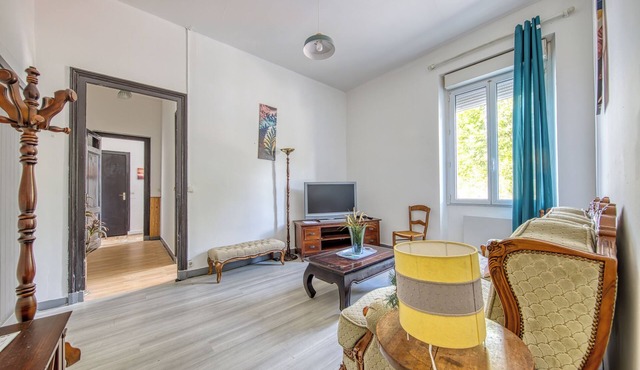 Apartment 'Estuary ' with Terrace & Wi-Fi