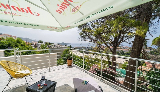 Apartment Eulalija- One-Bedroom Apartment with Terrace and Sea View