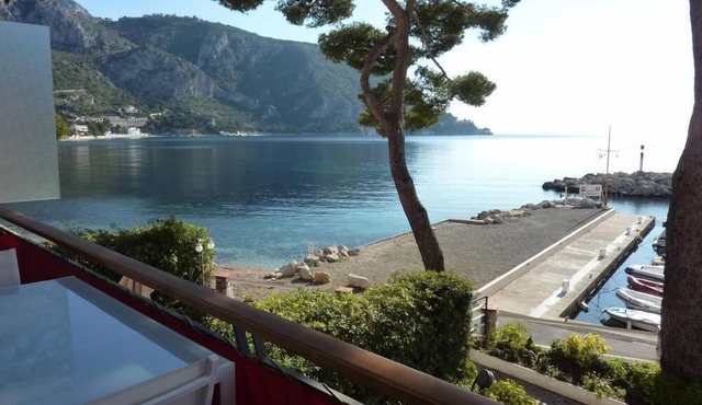 Apartment Eze Seaside in 1st line facing the sea