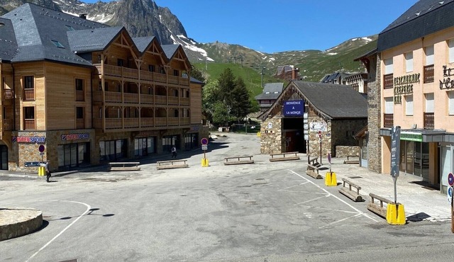 Apartment facing the slopes - resort center - ideal for families