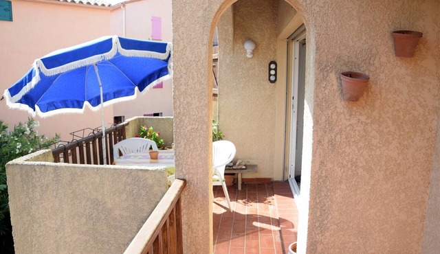 Apartment 'F K K Ferienwohnung Oasis Naturist' with Shared Pool, Shared Garden and Wi-Fi