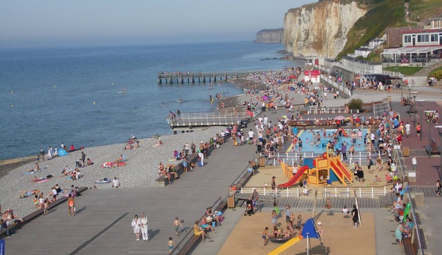 Apartment F2 700 meters from the beach of VEULES LES ROSES 76980.