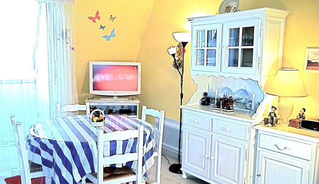 APARTMENT F3 VILLERS S / M 2 bedrooms Free Wi-Fi sea 350m parking private park