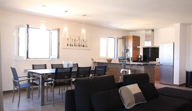 Apartment-F4 120m² (4)-Ensuite-Apartment-Pool view