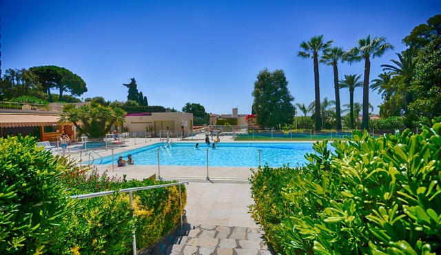 Apartment F4 with pool and tennis 2 steps from the beaches